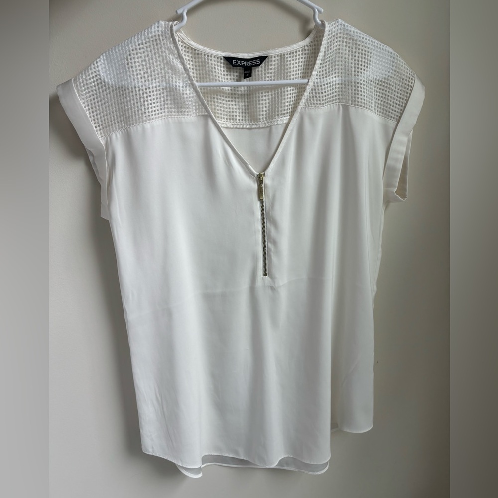 Express V-Nech Cream Top with Zipper Medium